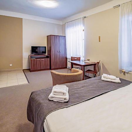Relax Hotel Stork Lednice Exterior foto